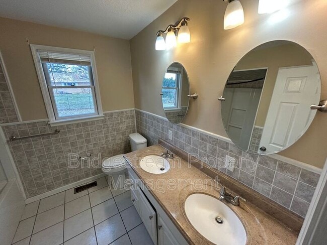 Building Photo - 7541 Mintwood Ave