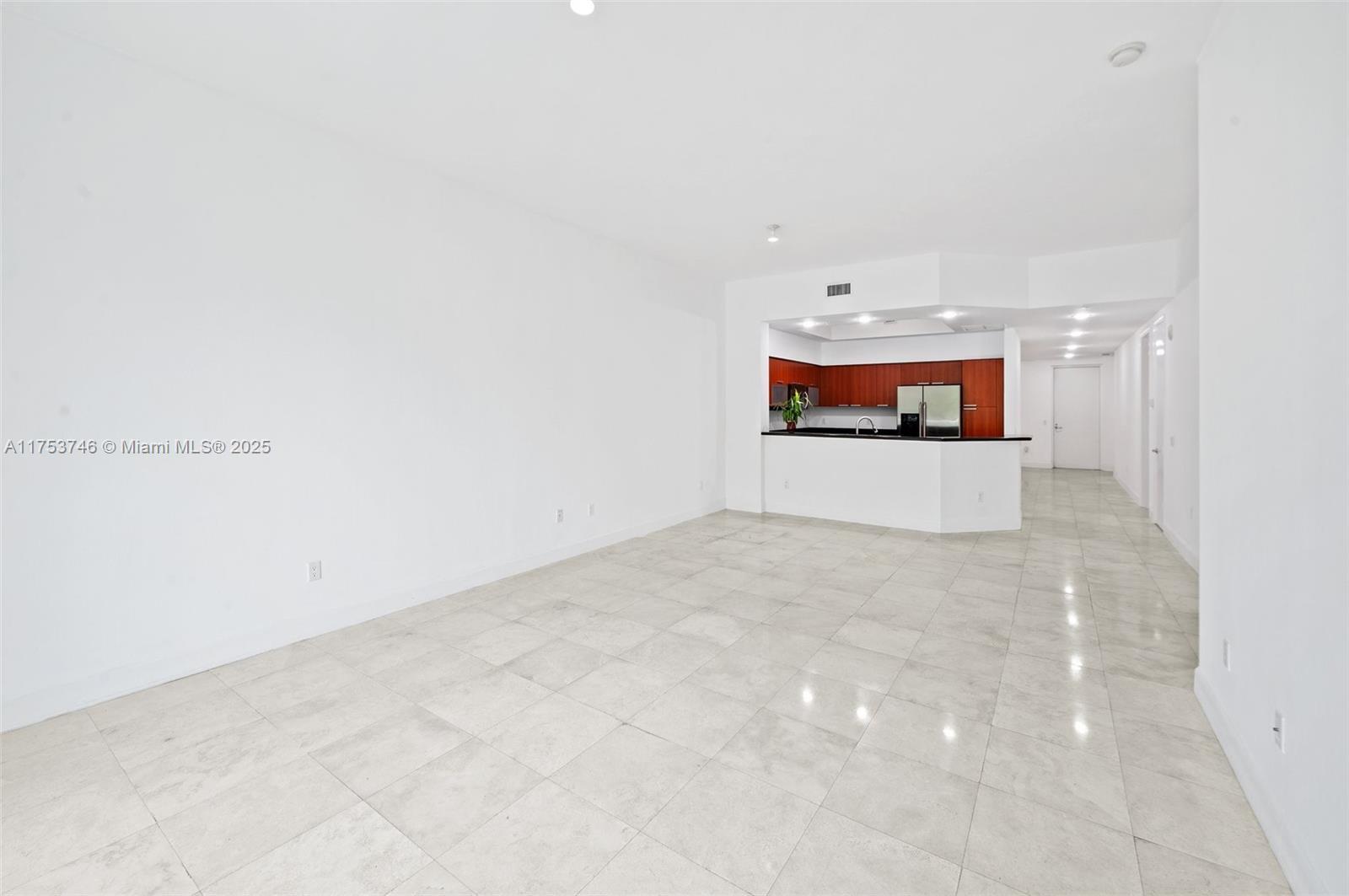Building Photo - 15051 Royal Oaks Ln