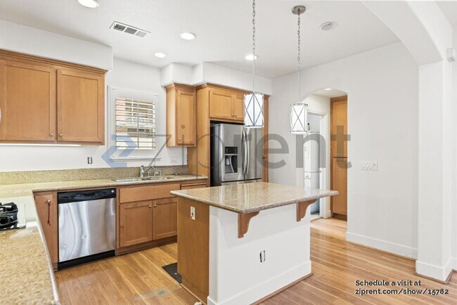 Building Photo - 4 Muller Pl