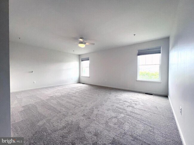 Building Photo - 312 Breeding Blvd