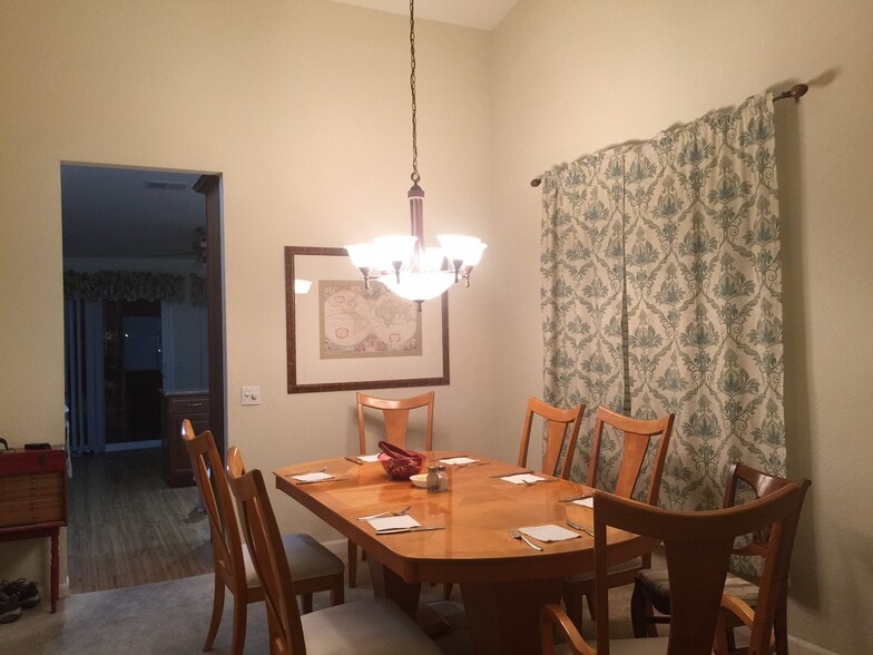 Building Photo - 10665 Cherry Hills Dr