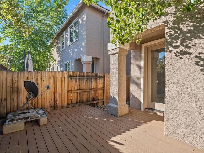 Building Photo - Move in Ready in the Heart of Reno
