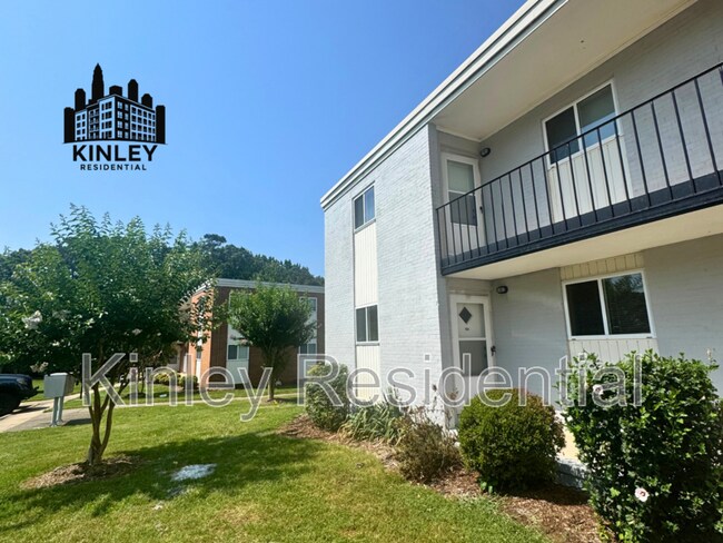 Building Photo - 3647 Spangenberg Ave