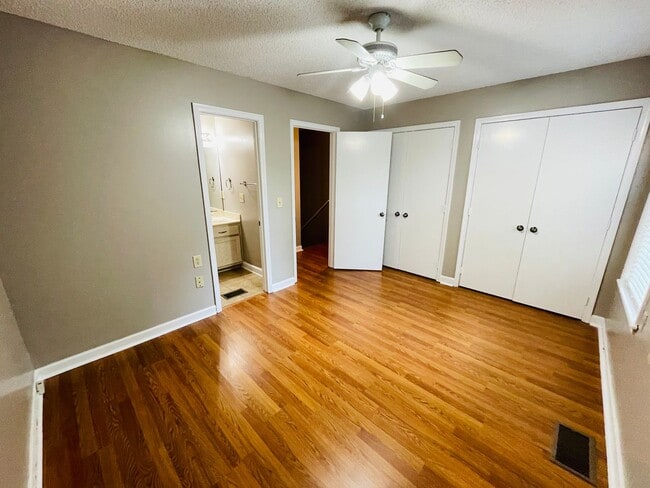 Building Photo - 2BD/2.5BA FOR RENT