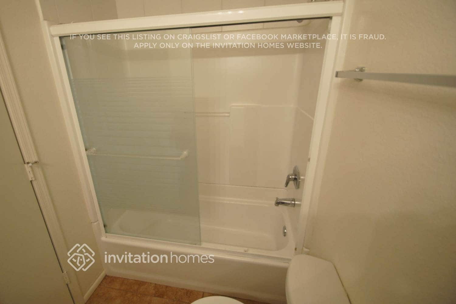 Building Photo - 514 E Westchester Dr