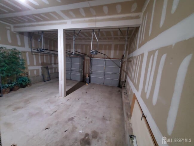 Building Photo - 748 New Durham Rd