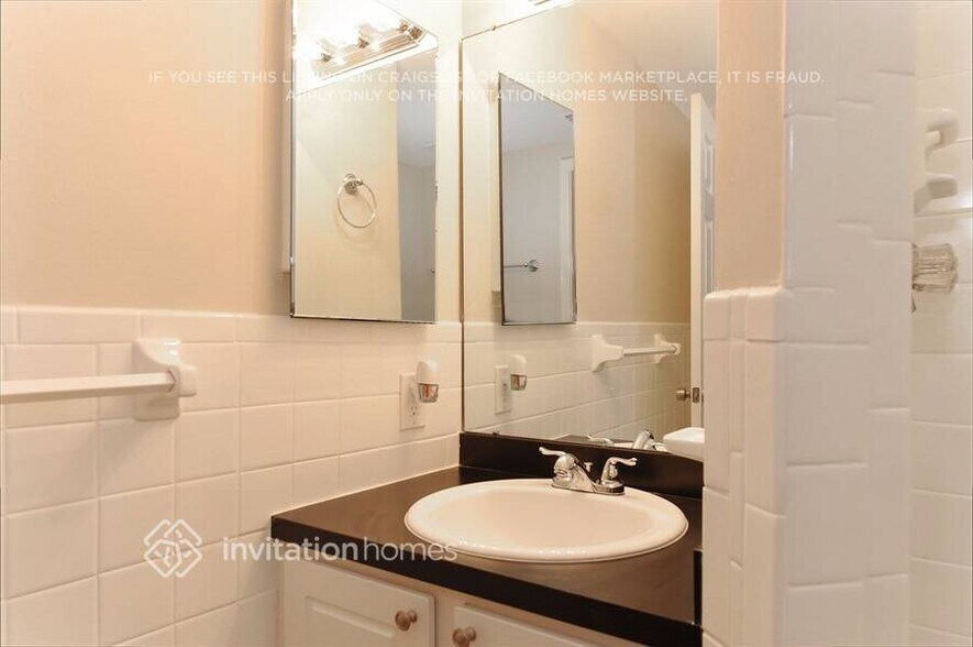 Building Photo - 5809 Elena Dr