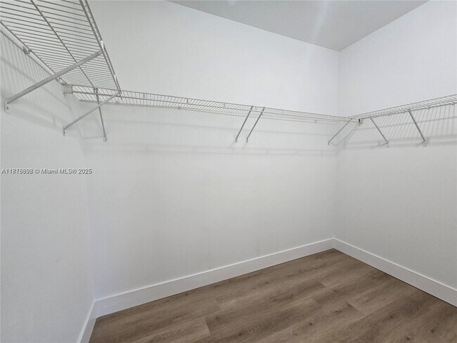 Building Photo - 129 Riverwalk Cir