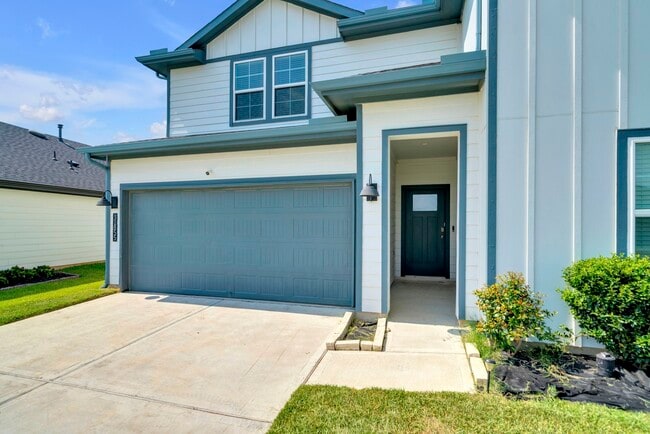 Building Photo - 31855 Hallington Hl Ln