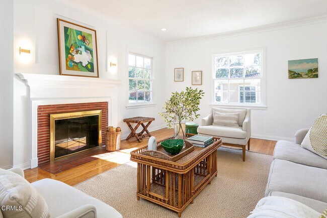 Building Photo - 2065 San Marino Ave