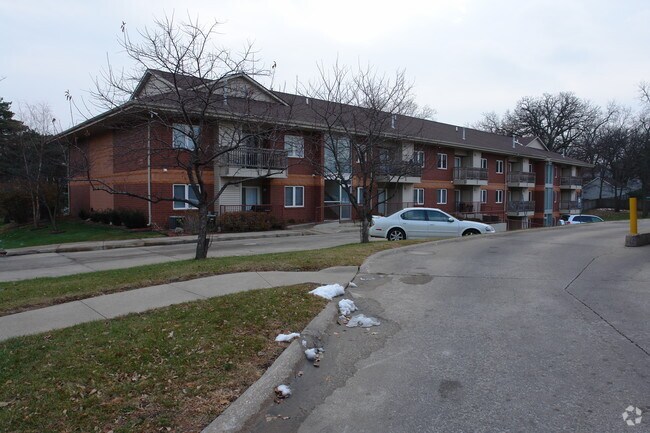 Building Photo - University West Apartments