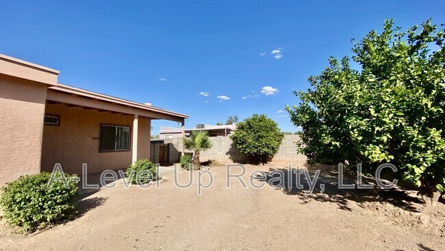 Building Photo - 387 W Mossman St