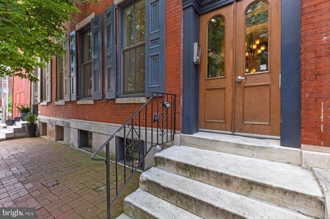 Building Photo - 1704 Wallace St