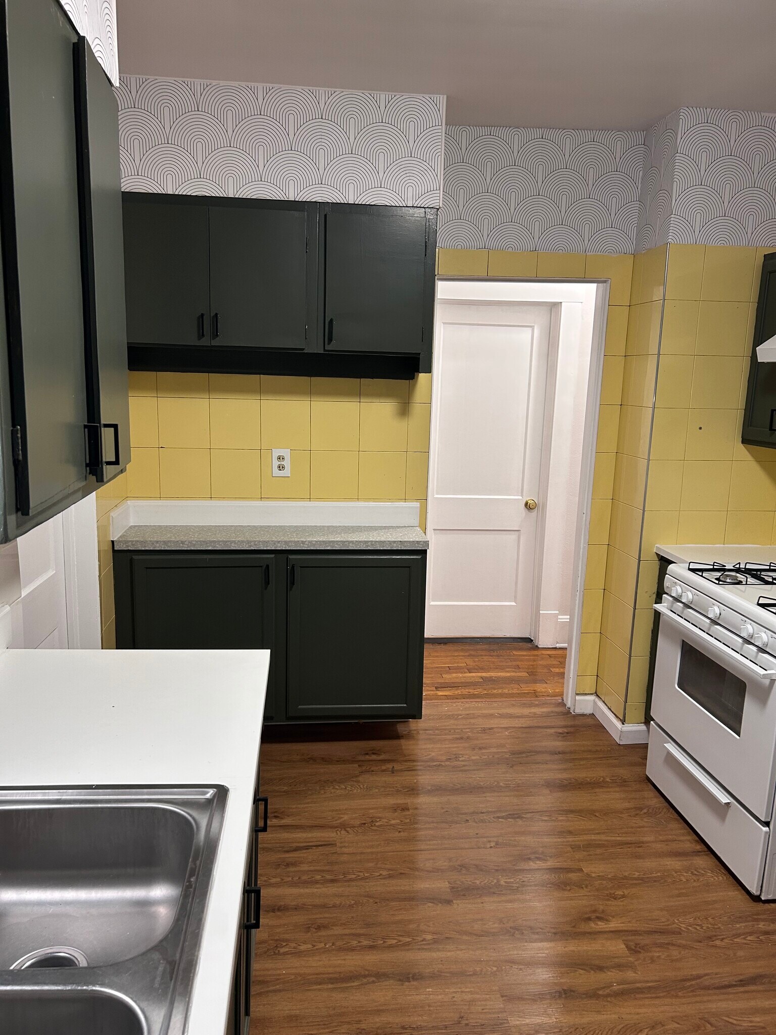 Building Photo - 10806 Bernard Ave