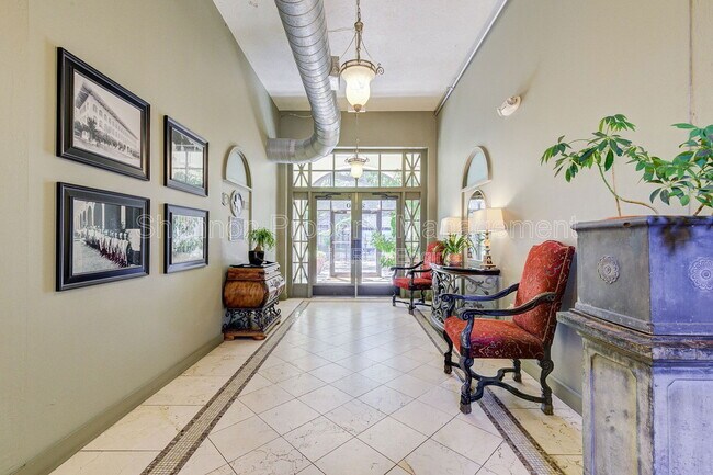 Building Photo - 2700 Albany St