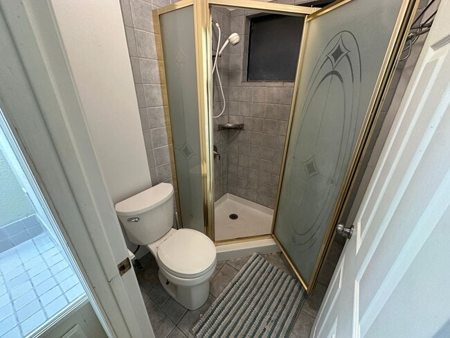 Building Photo - 3/2 House W/ 1/1 Cottage