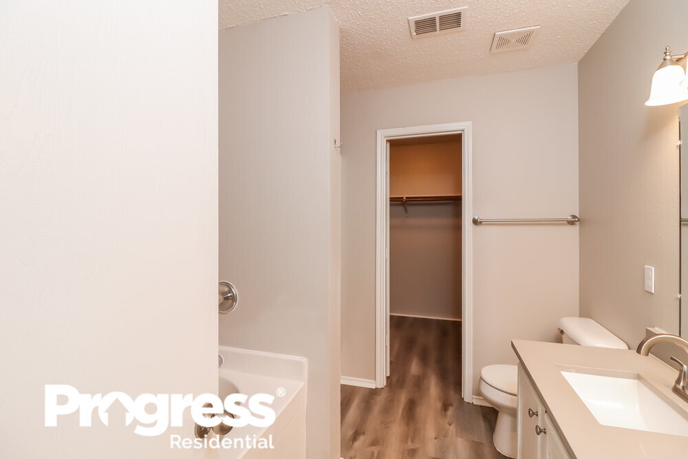Building Photo - 509 Brasenose St