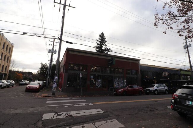 Building Photo - 5027 NE 19th Ave