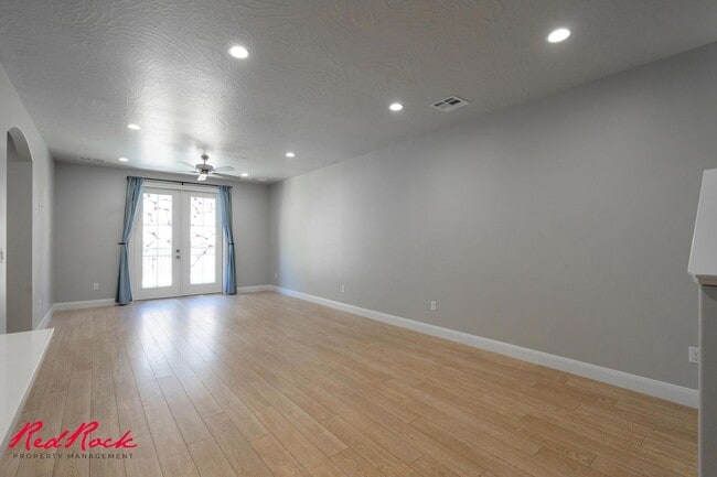 Building Photo - Modern Washington UT Home with 3 Bedrooms and Open Floor Plan
