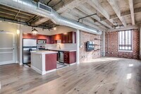 Building Photo - 114 W Adams St