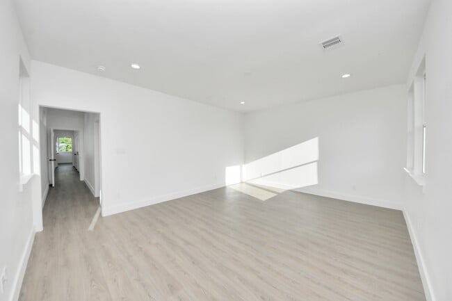 Building Photo - 9021 Spaulding St