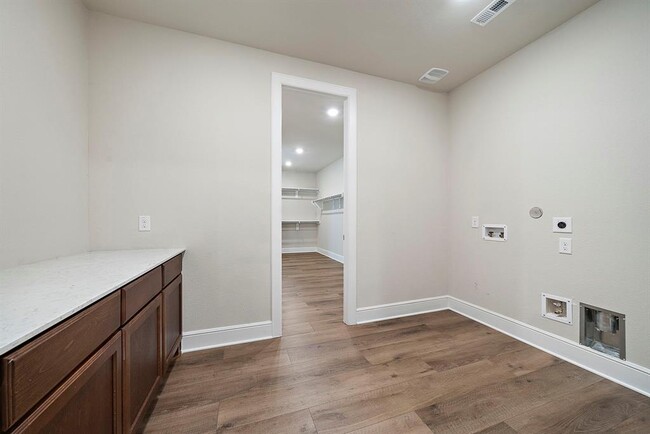 Building Photo - 10022 Serenity Grv Dr