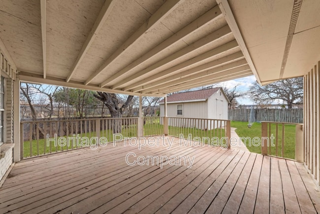 Building Photo - 4402 Seabreeze Dr