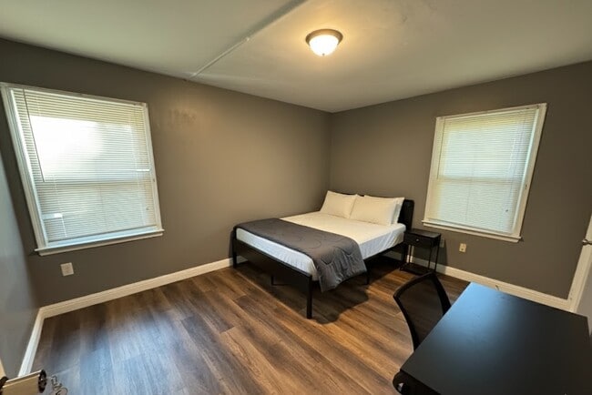 Building Photo - 1914 Bonnie Ln