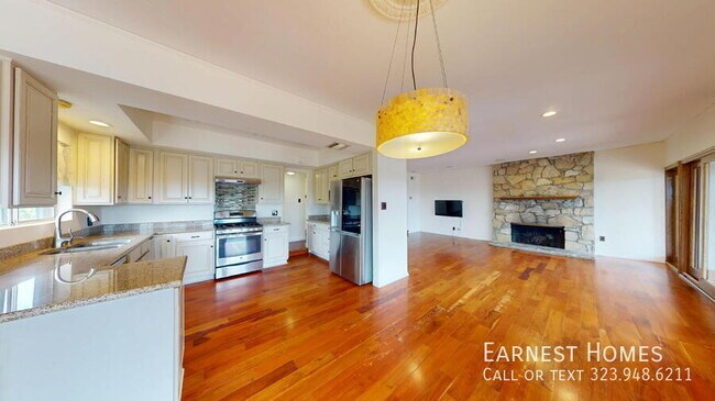 Building Photo - 4535 San Blas Ave