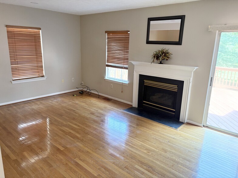 Building Photo - 2510 Smoketree Ln