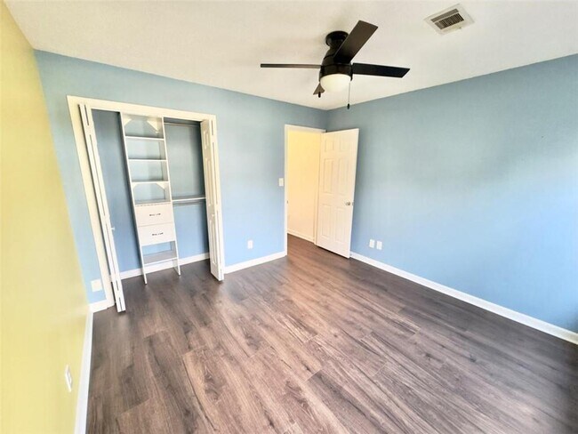 Building Photo - 705 Ridgeland Rd