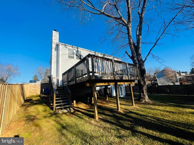 Building Photo - 13200 Cabinwood Dr