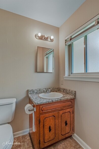 Building Photo - 2121 Venus Dr