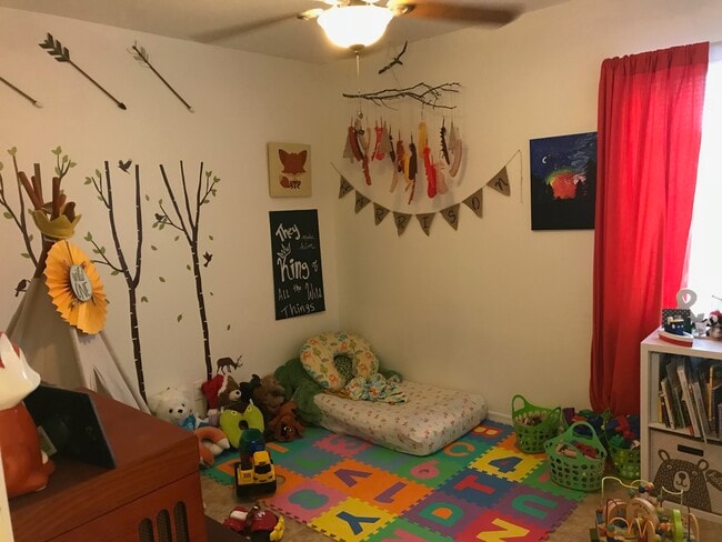 Building Photo - 1667 E Prince Rd