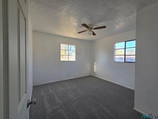 Building Photo - 3012 Las Palomas Rd