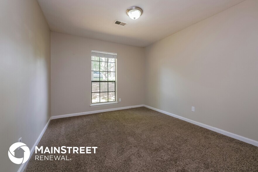 Building Photo - 8202 Winewood Ct