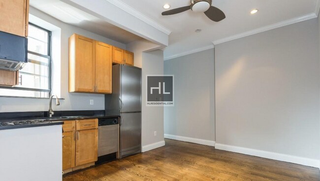 Primary Photo - PERFECT Prince Street 2 Bedroom