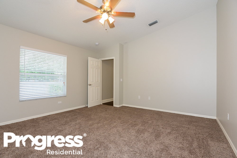Building Photo - 925 Clearcreek Dr