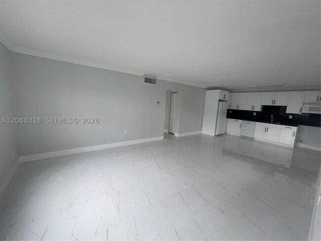 Building Photo - 890 NW 45th Ave