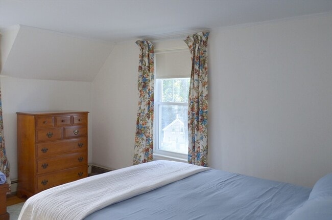 Building Photo - 13 S Kilby St