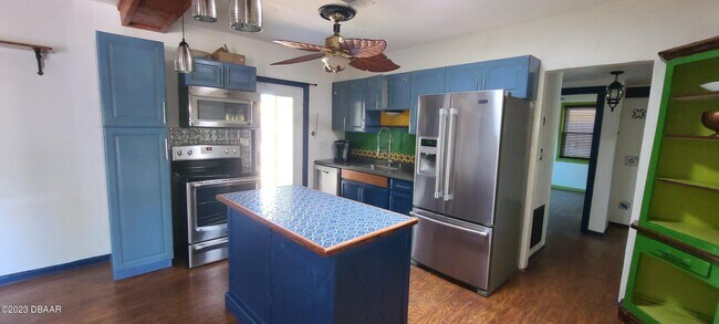 Building Photo - 315 Golf Blvd