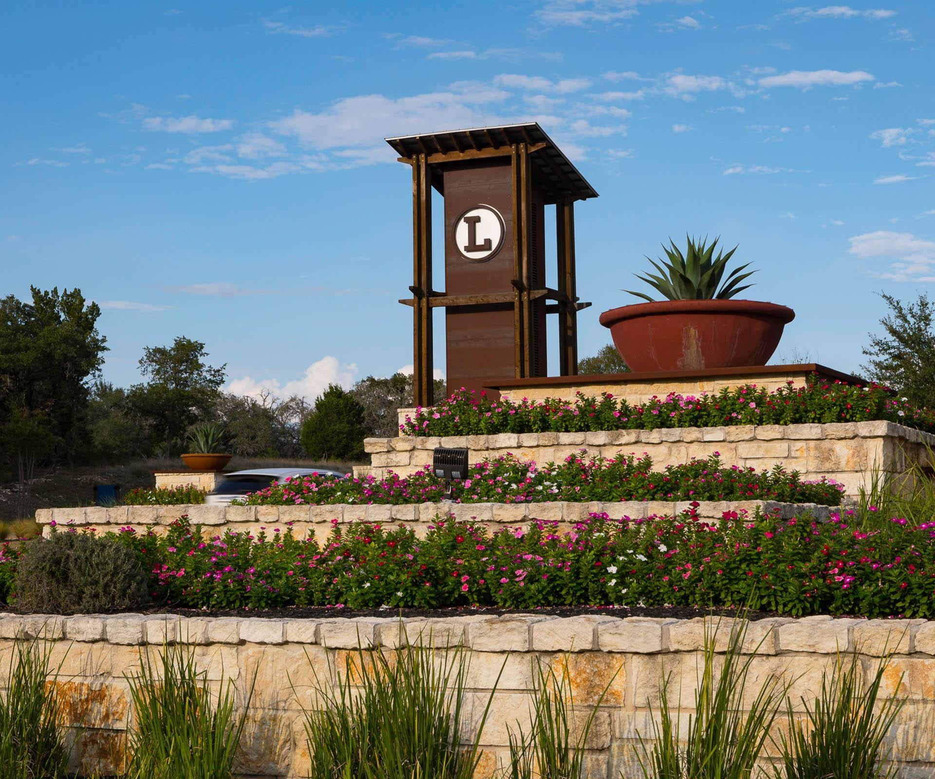 Building Photo - 300 La Joya Pass