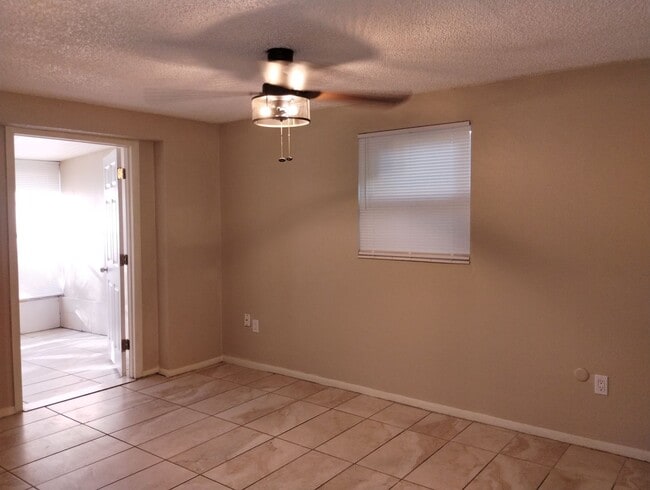 Building Photo - 2-bedroom, 2-bath home offering 1,028 square feet of comfortable living.