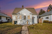 Building Photo - Charming Three Bedroom Home in a Convenient Location