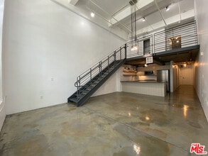 Building Photo - 1130 Flower St