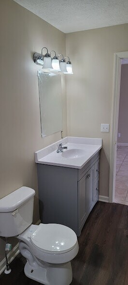 Building Photo - 61 Wedgewood Ct