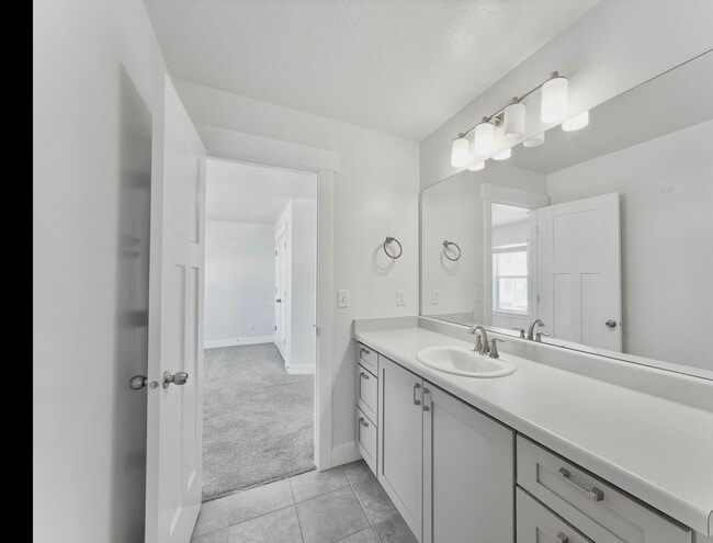 Building Photo - 3 Bed | 2.5 Bath | 2,365 sq ft above grade | Full unfinished basement | 2-car garage