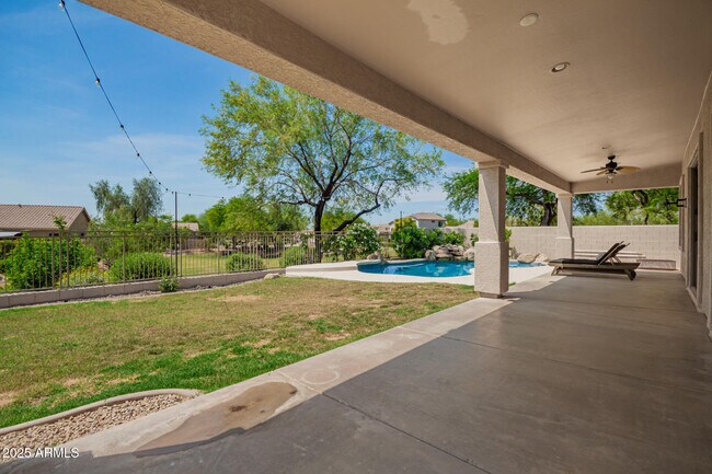 Building Photo - 7701 E Buteo Dr