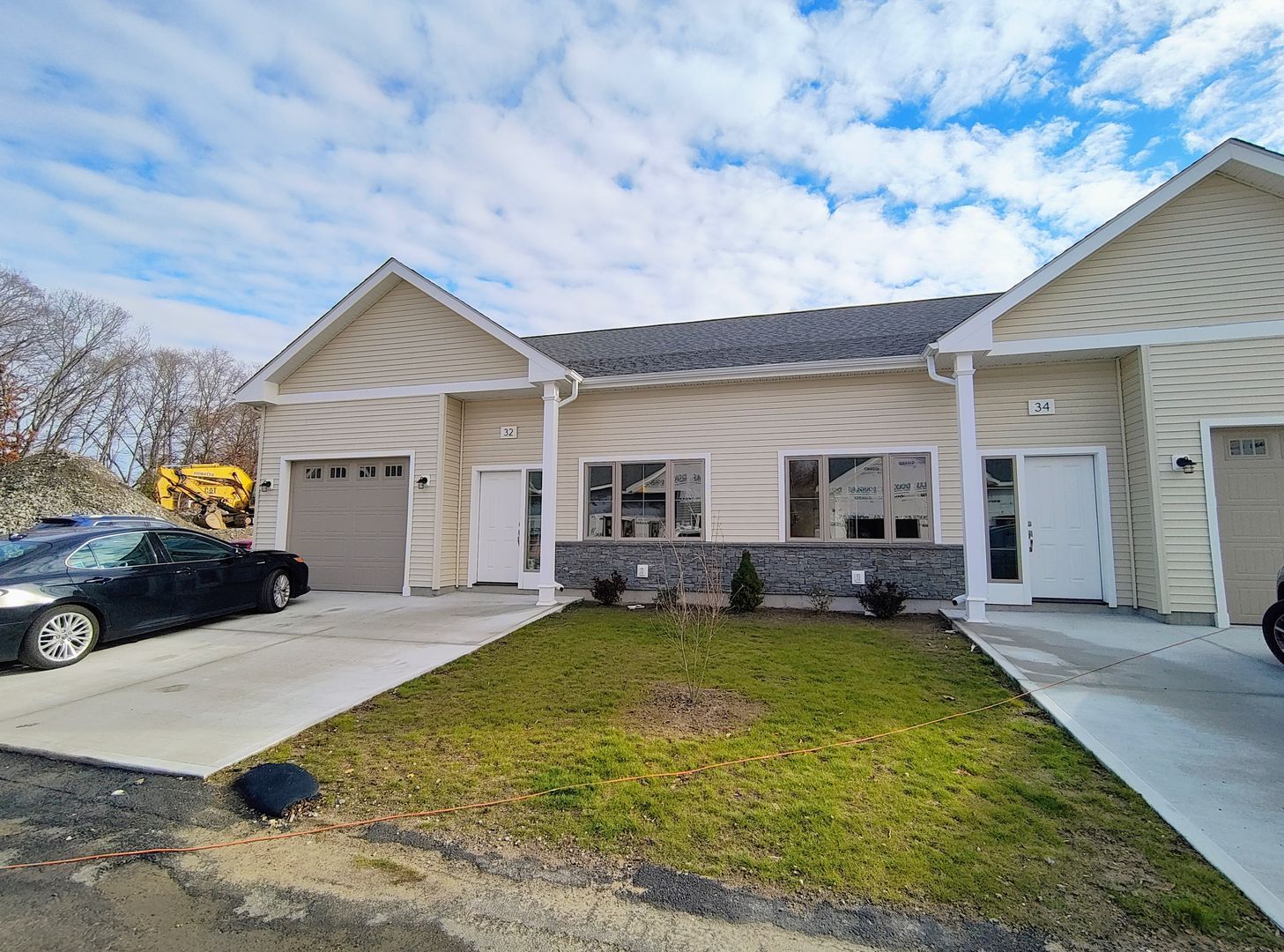 Building Photo - 34-34 W Valley Cir