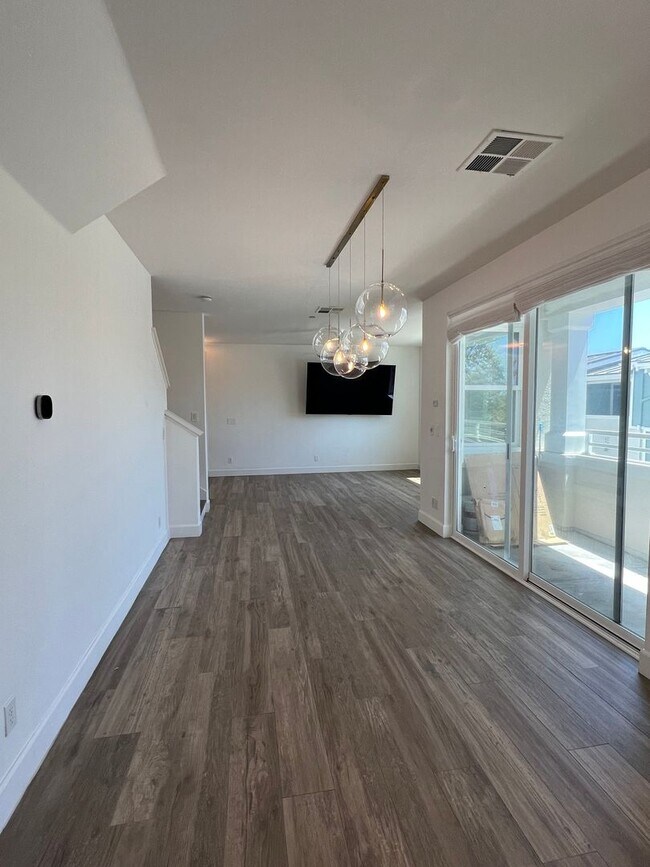 Building Photo - Coastal Living at Pleasure Point - Stunnin...